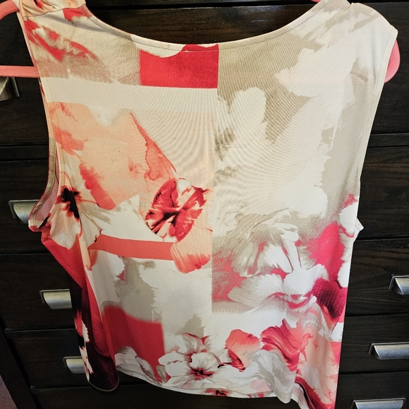 Plus size SLEEVELESS blouse - Picture 2 of 3